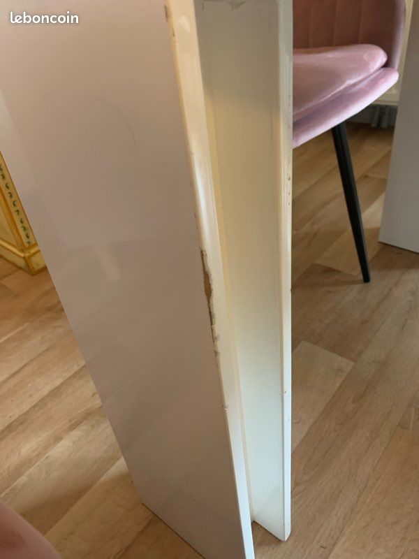 Table (image 4)