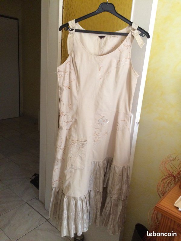 Robe (image 1)