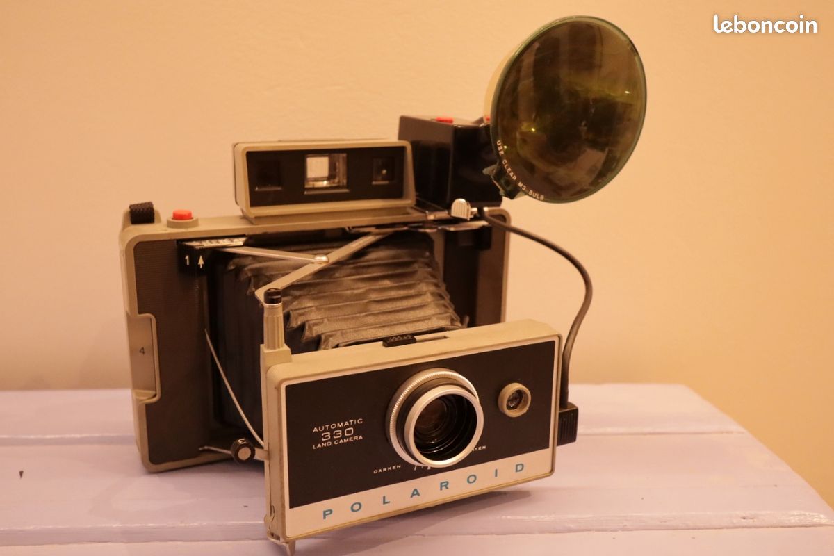 Vintage Polaroid Camera Polaroid 330 Vintage Polaroid 330 1969-1971
