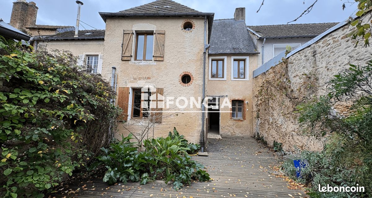 Maison 5 pièces 141 m² · à Montfort-le-Gesnois · 141 m² · 169 000 €