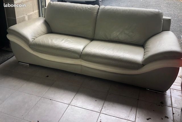 Salon en cuir: Canapé, fauteuil, pouf (image 1)