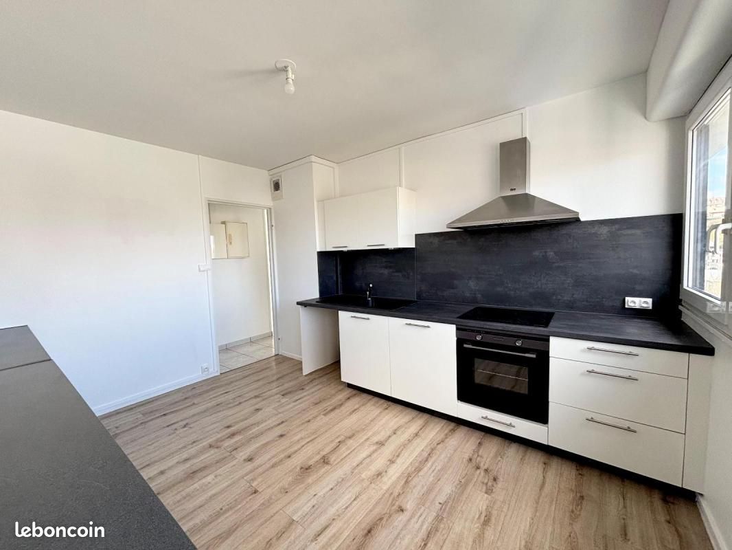 Appartement 5 pièces 94 m² · à Montbéliard · 94 m² · 860 €