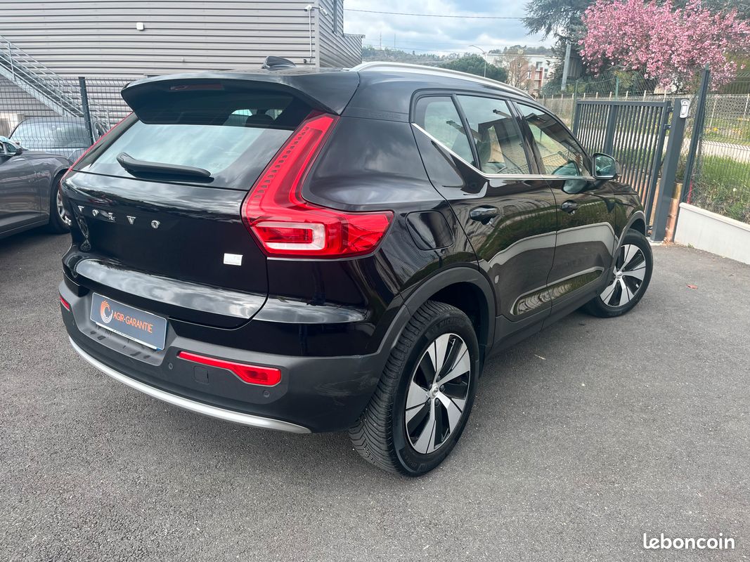 Volvo xc40 t5 recharge 180 + 82ch start dct 7 - hybride rechargeable - gps - camera - cuir - apple carplay / android auto - jantes alu 18" - demarrage sans cle - radars av + arr - hayon electrique... (image 2)