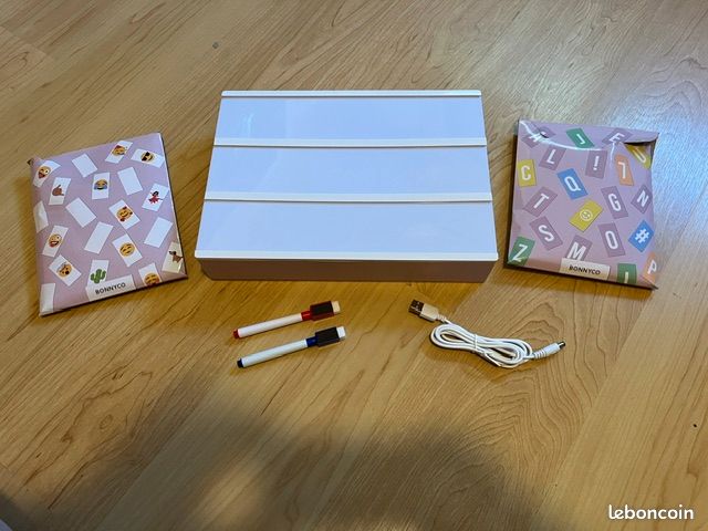 Light Box Rose avec 400 Lettres et Emojis + 2 Marqueurs (image 1)