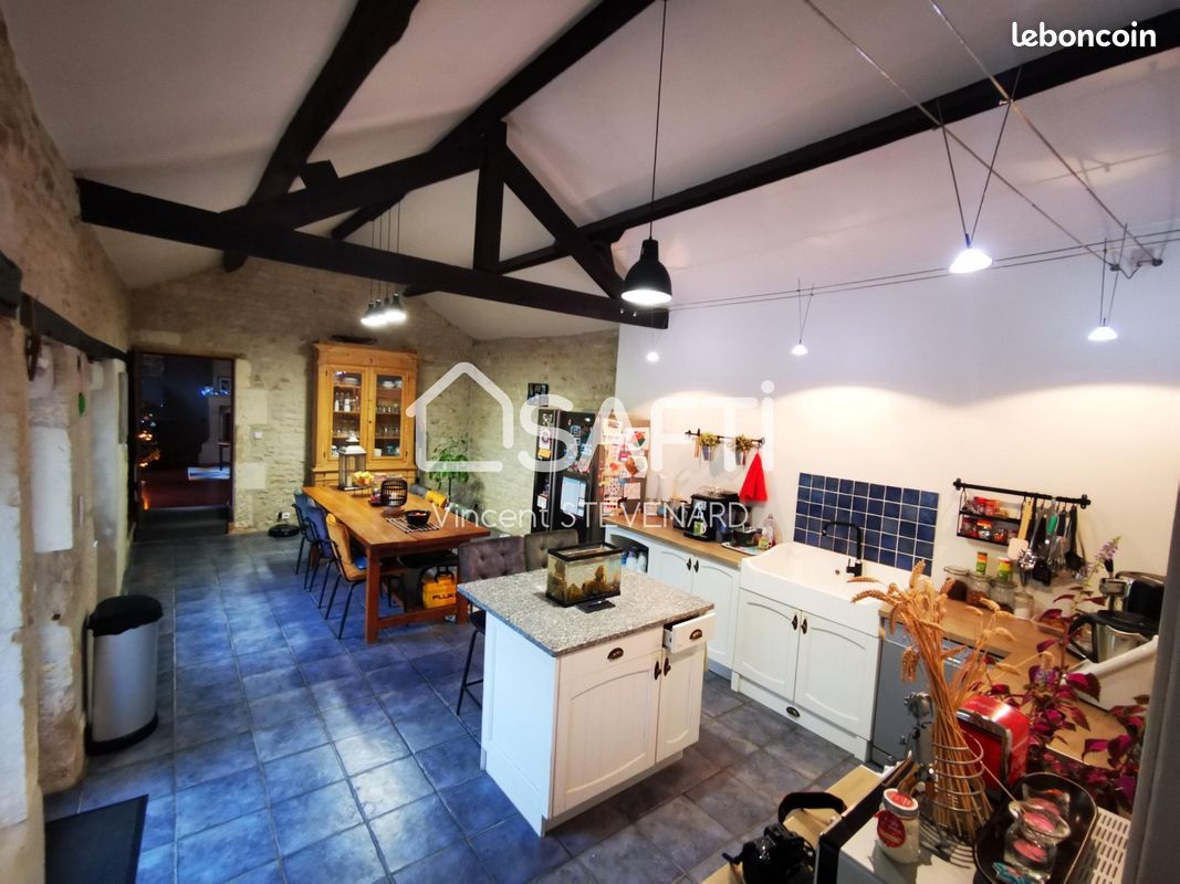 Longère 5 pièces 136 m² - La Chapelle 16140 (image principale 3)