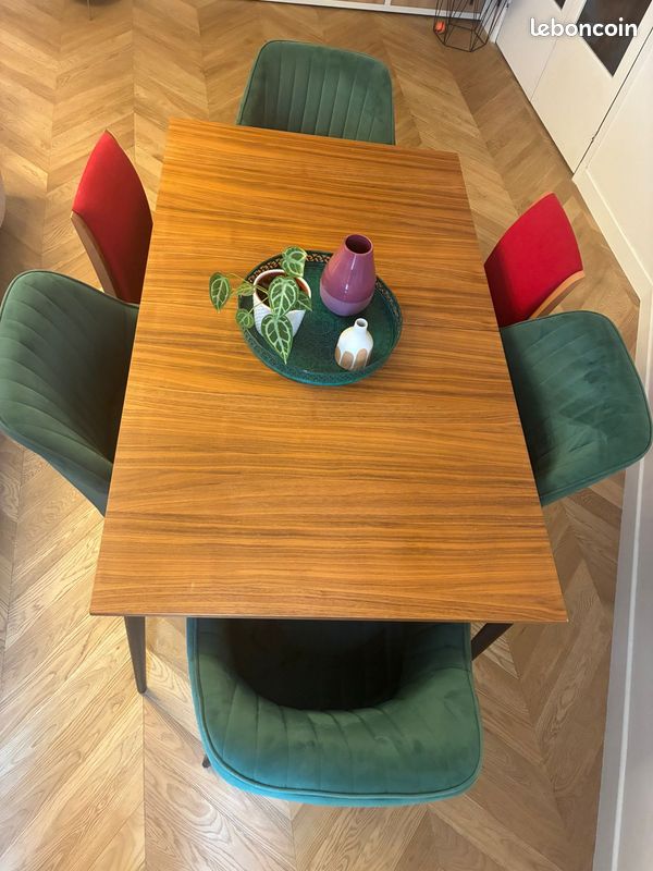 Table à manger 150cm extensible WATFORD Noyer - 6/8pers (image 1)