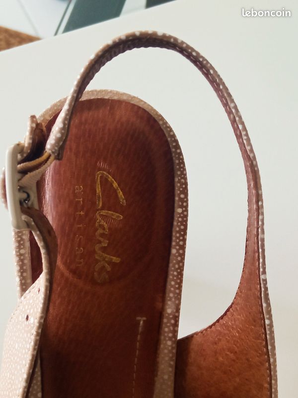 Sandales à talons rose poudré "Clarks" (image 4)