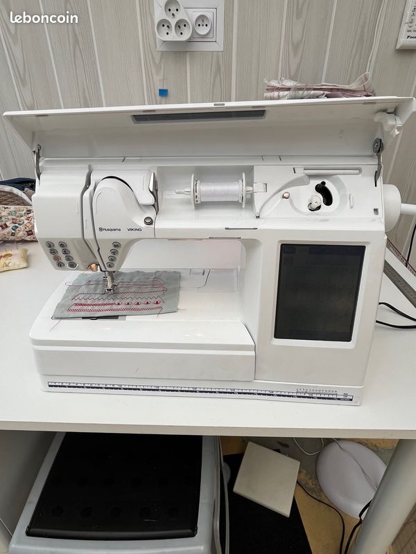 Bras De Broderie Pour Machine Husqvarna Viking #1+ & 1250 - Pièce D’occasion