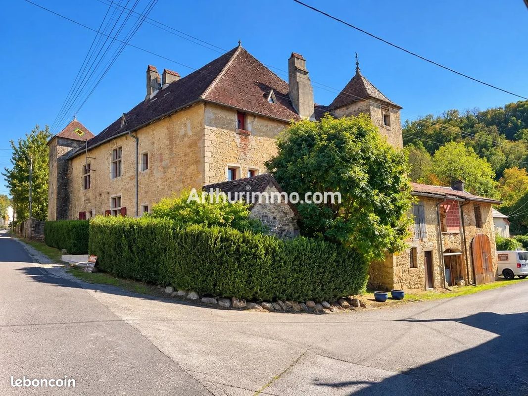 Maison 12 pièces 414 m² · à Cuisia · 414 m² · 429 900 €