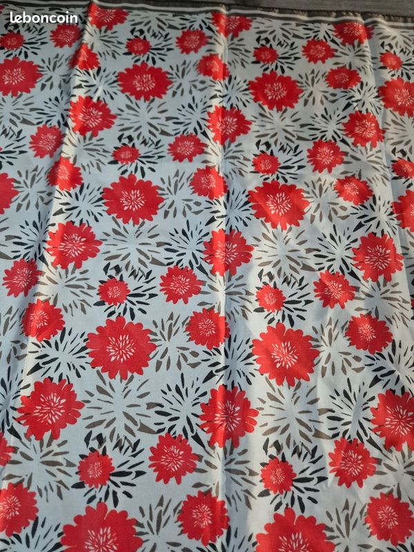 Foulard Carré Vintage Leonard Rouge à Motif Floral - Cadeau Idéal Pour Femme