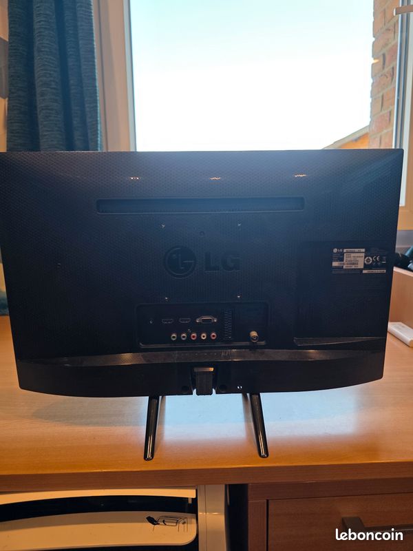 Téléviseur LG 23 POUCES (image 3)