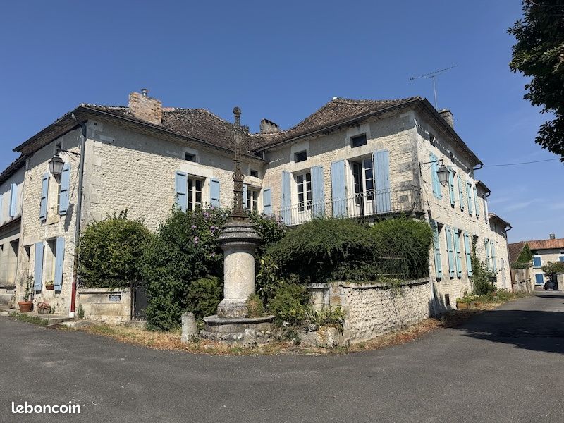 Maison 9 pièces 279 m² · à Salles-Lavalette · 279 m² · 371 463 €