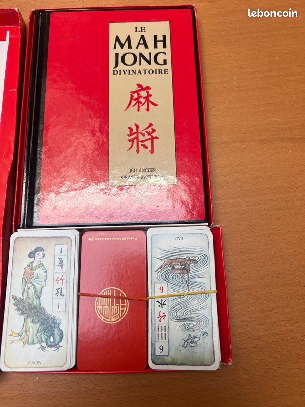 Jeu de cartes de Mahjong 2026 - Mini cartes de Mahjong chinoises - 144 cartes à jouer Mah Jong + 2 mains et règles officielles standard + 2 dés + étui