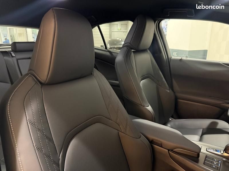 Lexus UX 300h Luxe 2WD MC25 (image 14)