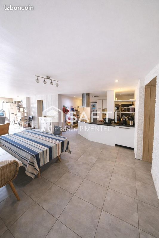 Appartement 5 pièces 149 m² · à Pau · 149 m² · 190 000 €