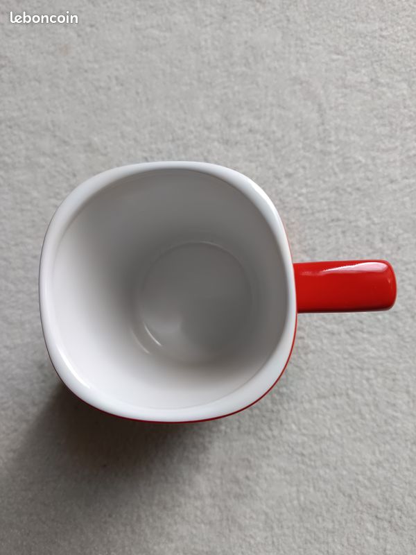 Élégant Mug Rouge Chic Stylé Nescafé (image 4)