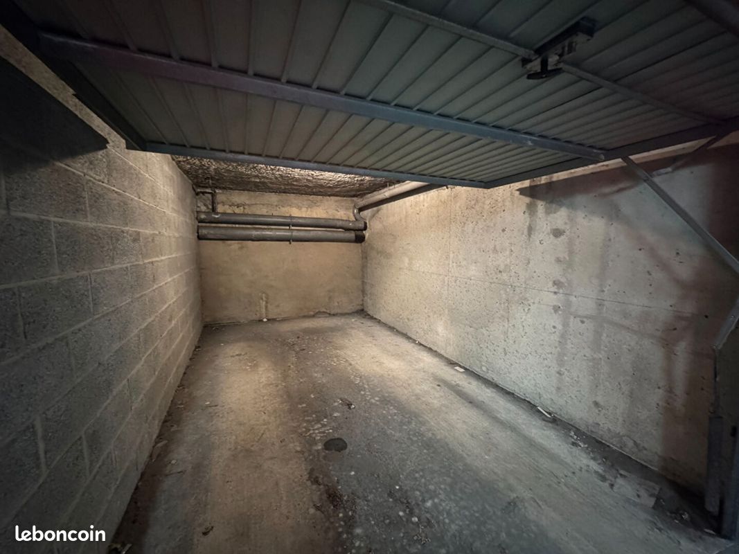 Parking 15 m² · à Rennes · 15 m² · 120 €/mois