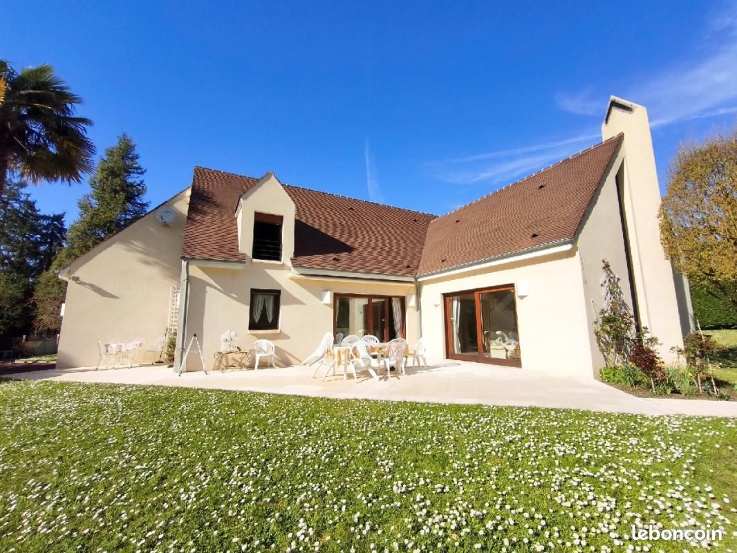 Maison 6 pièces 203 m² · à Nanteau-sur-Essonne · 203 m² · 524 500 €