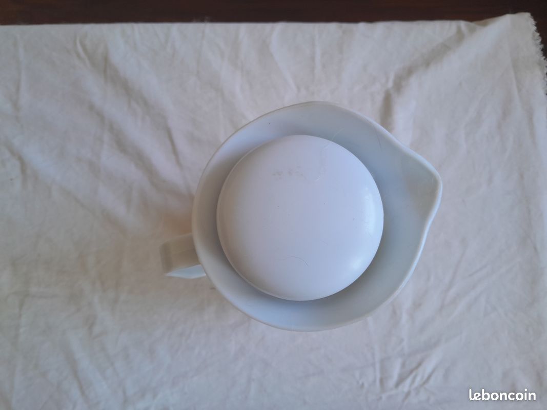 Carafe d'eau en plastique (image 7)