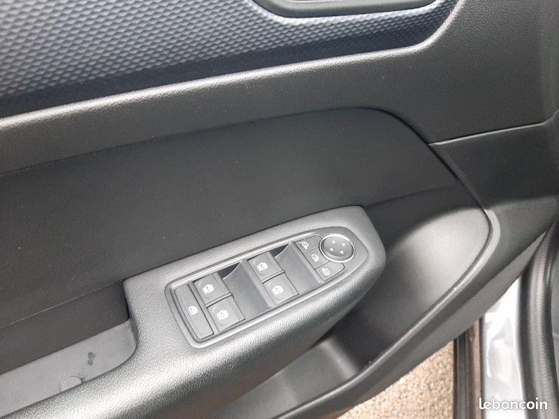 Renault ARKANA 1.3 TCE 140CH MILD HYBRID EVOLUTION EDC -24 (image 17)