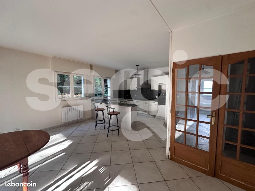 Appartement 3 pièces 95 m² · à Lille · 95 m² · 1 228 €