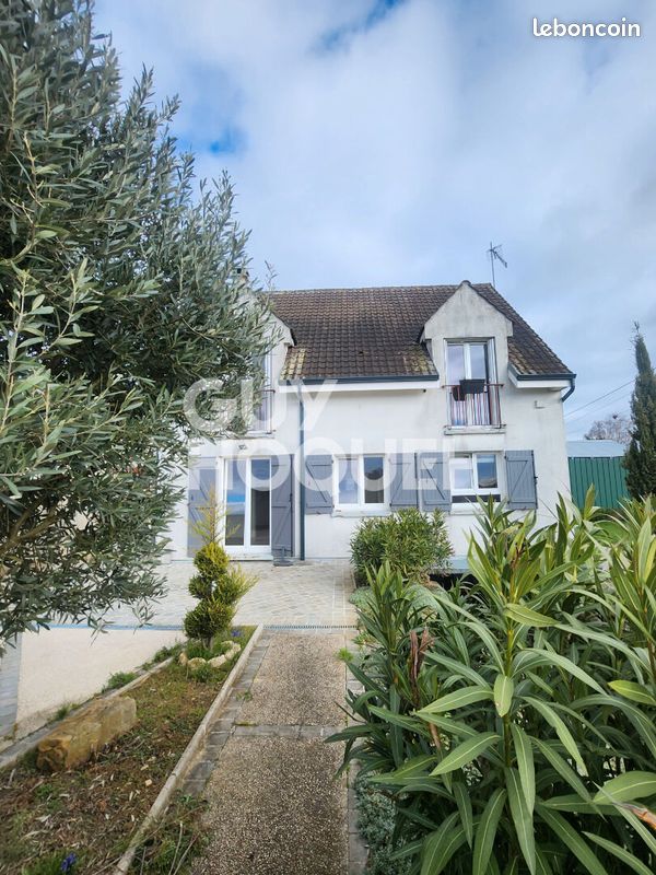 Maison 5 pièces 122 m² · à Longueville · 122 m² · 215 000 €