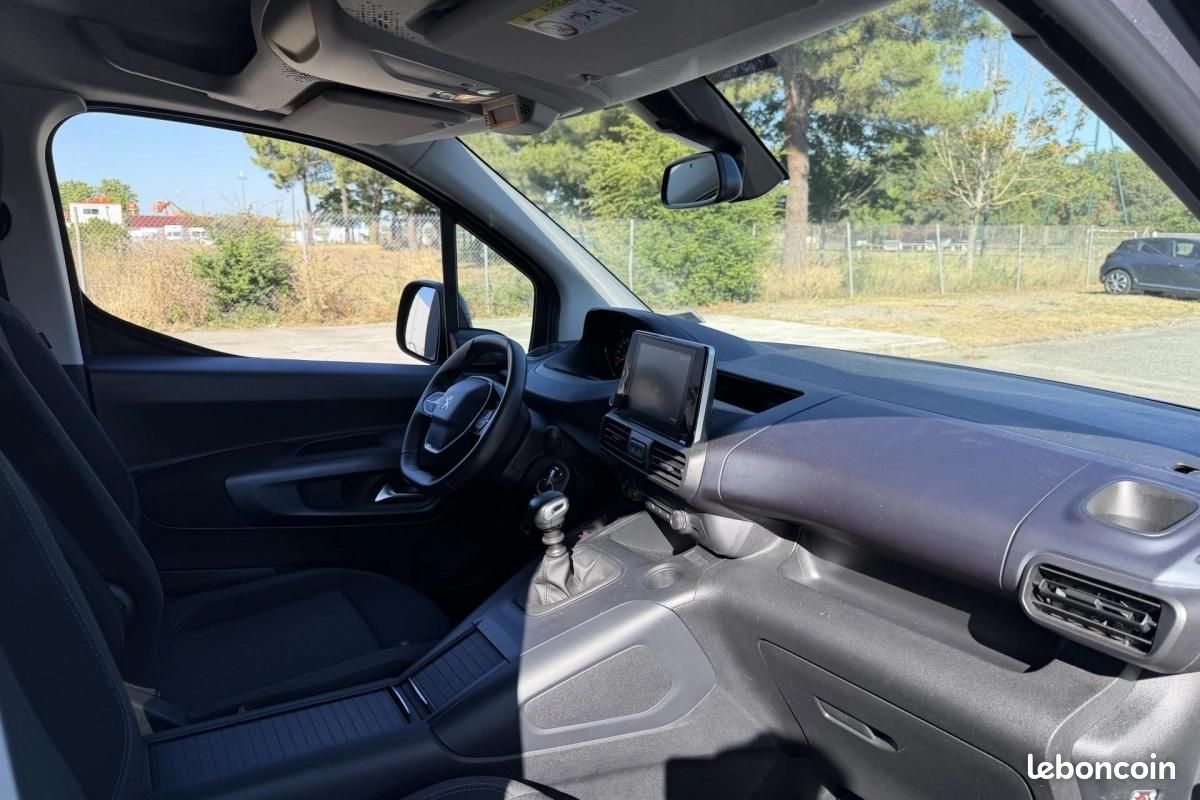Peugeot Rifter COMBI 1.5 BLUEHDI 130 L1 ALLURE PACK START-STOP TPMR (image 15)