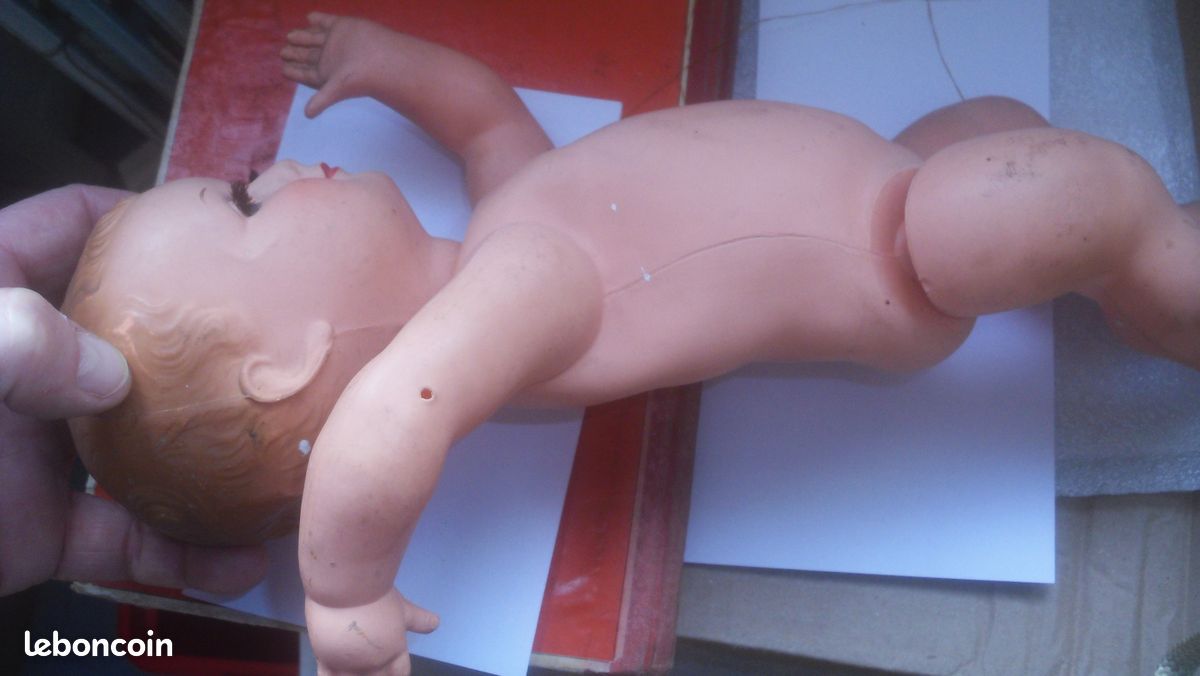 1 Petite poupée baigneur en celluloïd (non Petitcollin