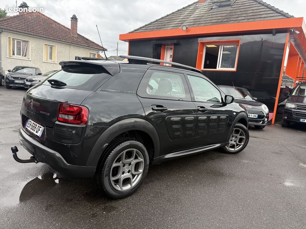 Citroen C4 CACTUS BLUEHDI 100 SHINE (image 2)