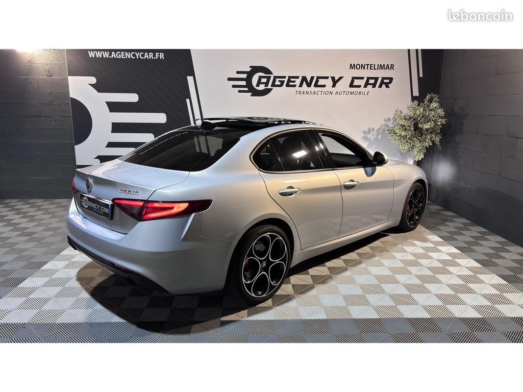 ALFA ROMEO GIULIA 2.2 D 190ch BVA - Gris Lunaire - 1ère Main (image 3)
