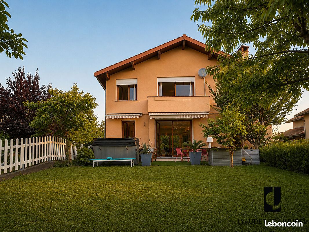 Maison 5 pièces 208 m² · à Roanne · 208 m² · 309 000 €