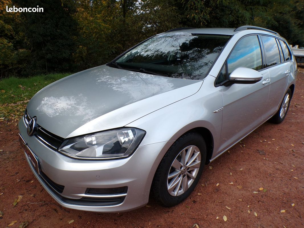 Golf Sw Rouge Volkswagen Golf SW 7 1.6TDI 110 CH CONFORTLINE BUSINESS - Voitures