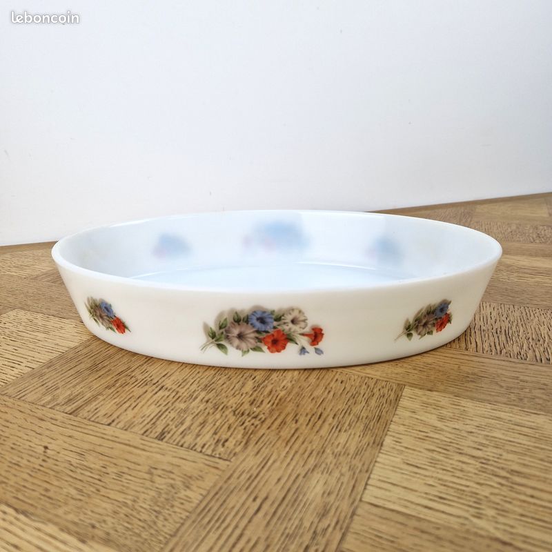 Grande Cocotte Ronde Arcopal Opaline – Blanc – Motif Fleur Bleu & Rose – Vintage