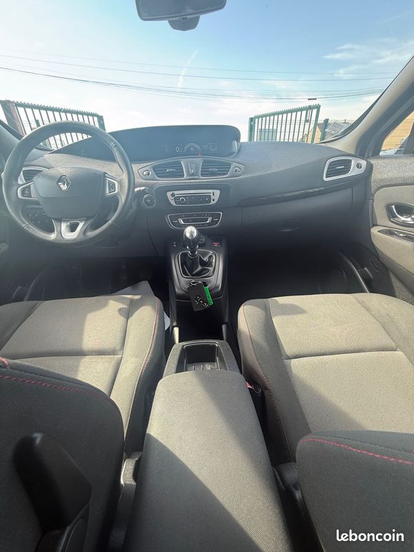 Renault grand scenic 3 phase 2 1.6 dci - 130cv 16v turbo 7 places 2012 (image 10)