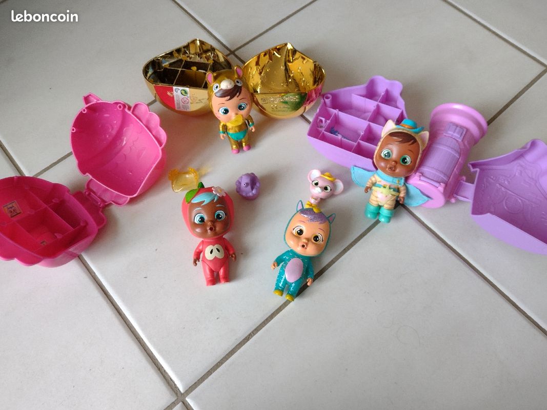 Lot 4 Cry Babies et quelques accessoires (image 1)