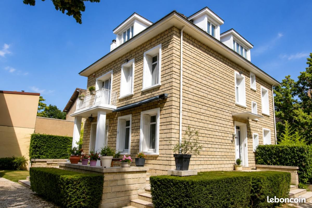Maison 8 pièces 227 m² · à Colombes · 227 m² · 1 680 000 €