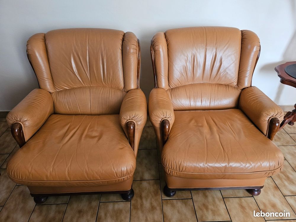 A vendre 2 Fauteuils cuir couleur caramel (image 1)