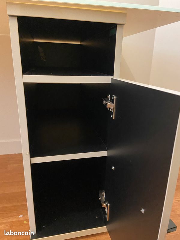 Bureau (image 2)