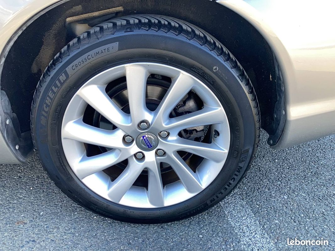 VOLVO V70 D4 181 ch Stop&Start Momentum Geartronic A (image 14)
