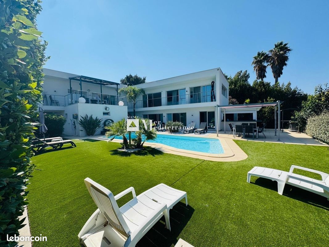 Maison 6 pièces 235 m² · à Cogolin · 235 m² · 2 600 000 €