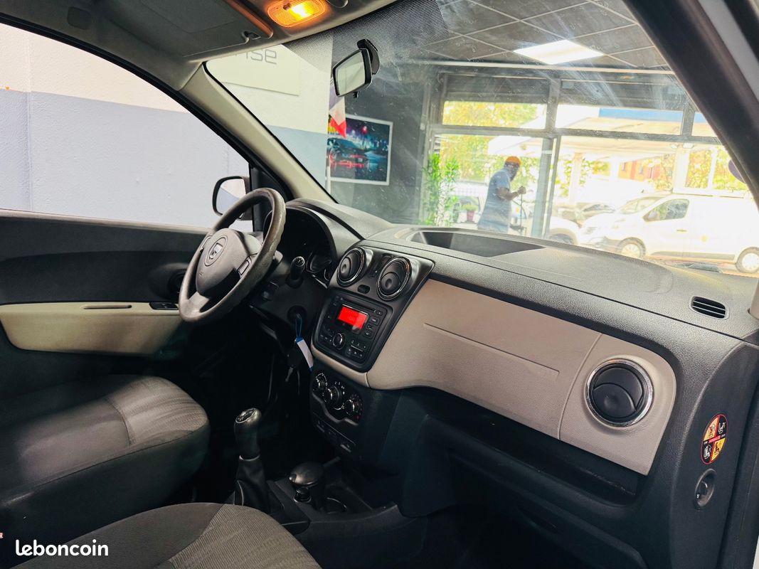 DACIA LODGY 1.2 TCe 115 5 places Silver Line (image 6)