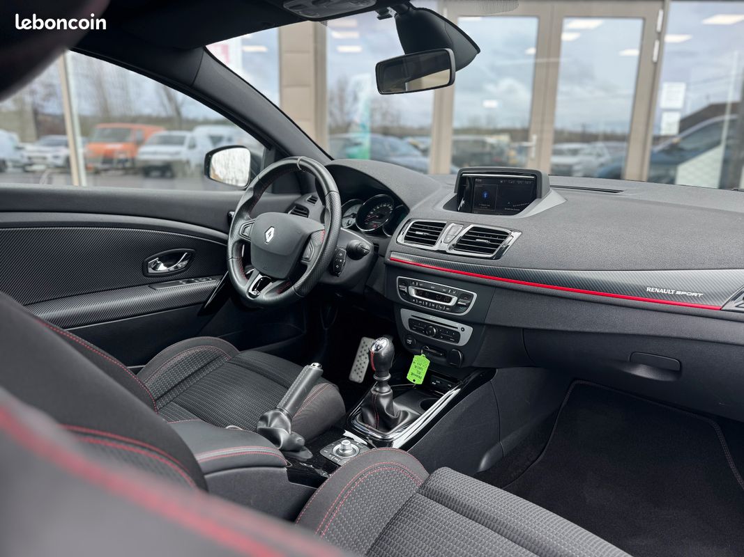 RENAULT Megane 3RS Coupe 2.0T 265ch BVM 6 KIT DISTRIBUTION ET VIDANGE OK / CHASSIS CUP / KIT SON BOSE / BOITE MECANIQUE / RADARS AR (image 4)