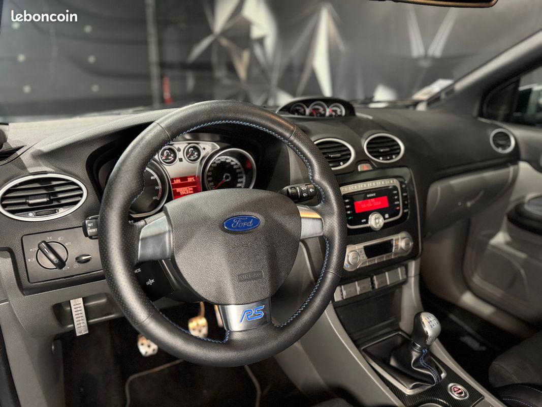 Ford Focus RS Phase 2 MK2 2.5 T 305 CH Essence 3 Portes Pack RS Blanc Glacier Recaro Sport Radar Climatisation 2010 (image 5)