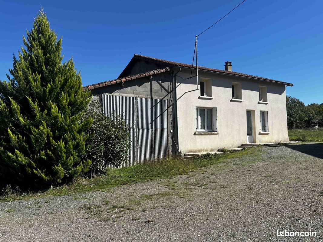 Maison 4 pièces 109 m² · à Saint-Laurent-de-Céris · 109 m² · 137 800 €