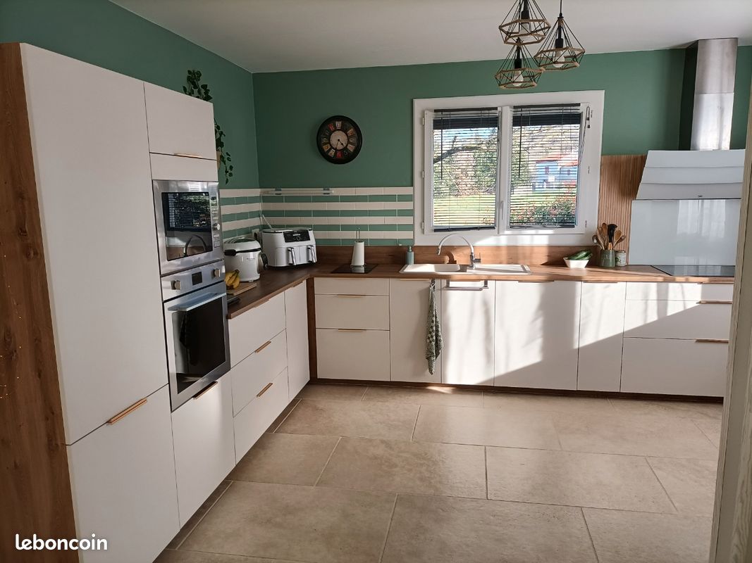 Maison 7 pièces 182 m² · à Saïx · 182 m² · 329 900 €