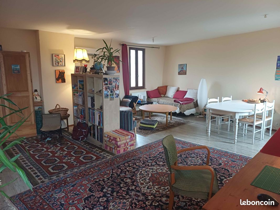 Appartement 4 pièces 110 m² · à Saint-Étienne-les-Orgues · 110 m² · 820 €