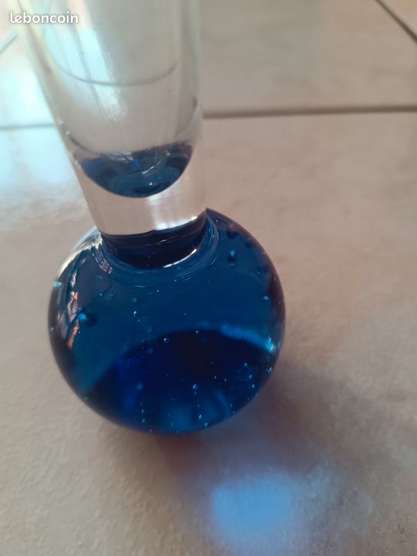 Vase soliflore, modèle vintage en verre bleu cobalt (image 2)