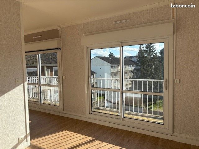 Appartement 5 pièces 104 m² · à La Châtre · 104 m² · 803 €/mois