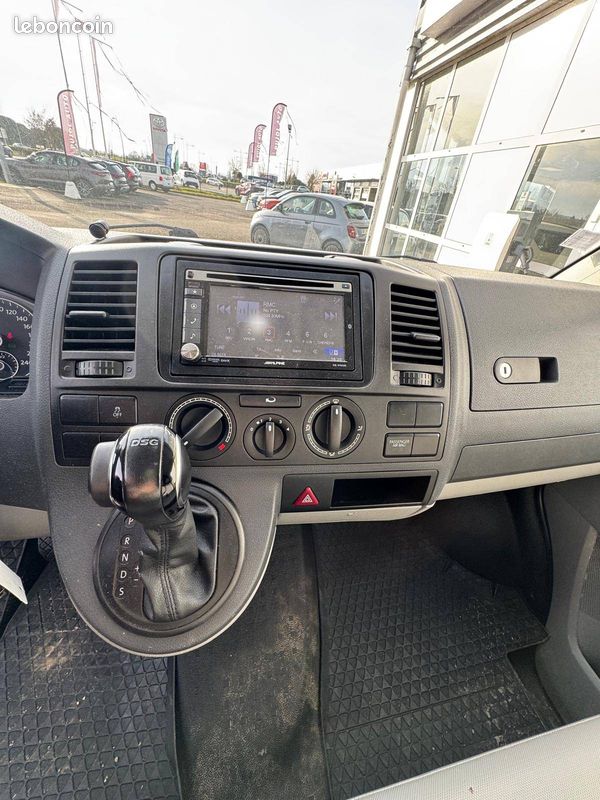 VOLKSWAGEN UTILITAIRES TRANSPORTER FGN TOLE CB 2.0 BiTDI 180 FAP 2.8T DSG7 (image 20)