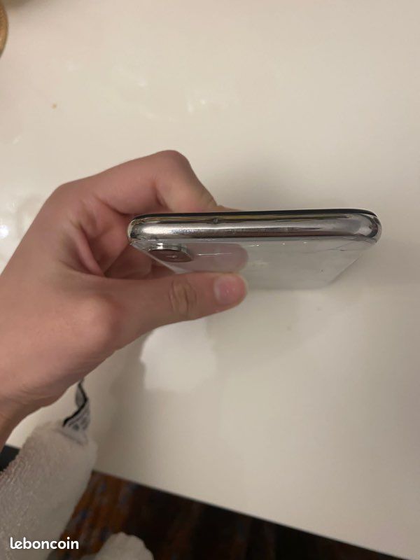 IPhone X (image 6)